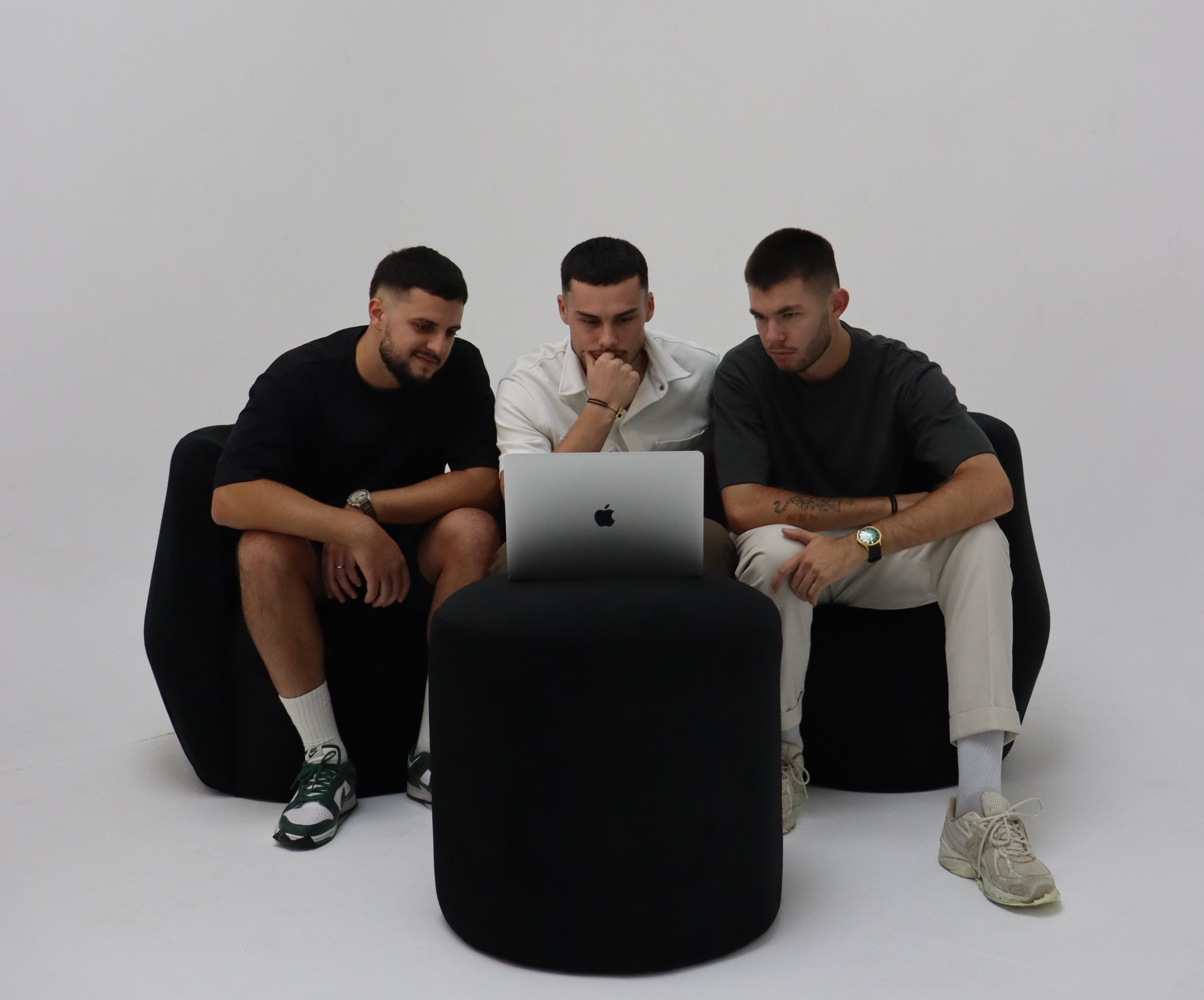 Équipe travaillant sur une migration Shopify